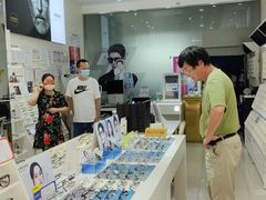 -诺柯视眼镜-蔡司依视路官方工厂店(淞南一店)