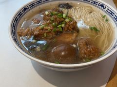 -鲁达面馆本帮风味(共康东路店)