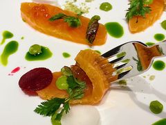 帝王鲑配白酱油啫喱佐山葵油-王品牛排(杭州大厦店)