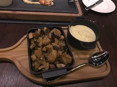 -恰餐厅及酒吧 CHAR Bar & Grill (北京丽都皇冠假日店)