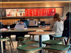 大堂-星巴克(青岛大拇指广场分店)
