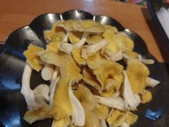 -果松木炭酸菜铜火锅·外婆参鸡汤