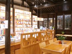 -猫的天空之城概念书店(杭州南宋御街店)