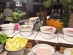 -飨食汇全日制餐厅·昆山皇冠假日酒店(九方店)