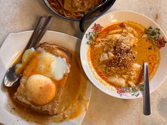 咖喱生熟蛋烤麵包-何九海南茶店(鬼仔巷店)