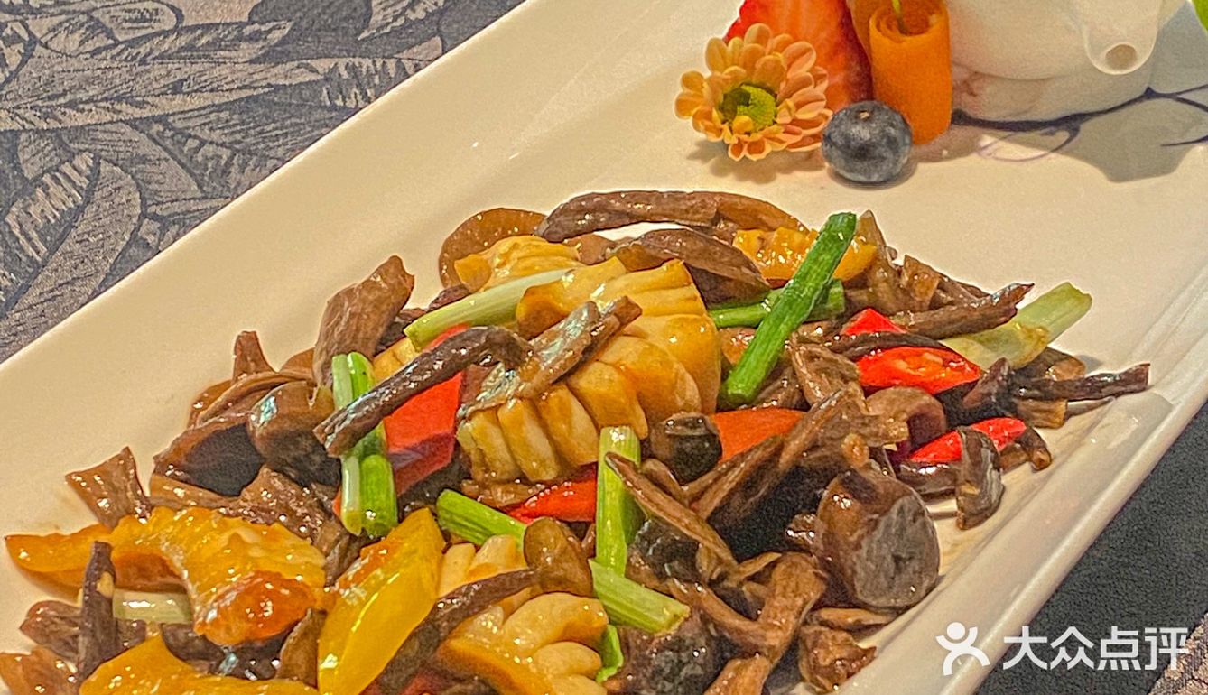 南京美食 | 玄武湖旁的格调精致餐厅✨太适合约会啦