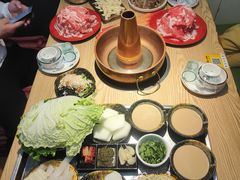 -洞庭洲·防空洞火锅·铜锅涮肉·烧烤(新百广场店)