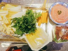 -钢管厂五区小郡肝串串香(滨江店)