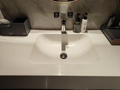 -宜致酒店(永庆坊彩虹桥地铁站店)
