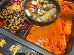 -老牌坊云南鱼豆花火锅(爱建店)