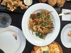 -Bully Hayes Restaurant & Bar