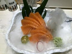三文鱼刺身-小句号·精致料理(江南环球港店)