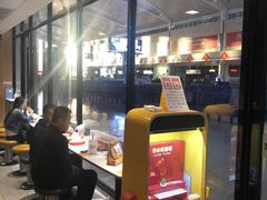 -麦当劳(吉林站13检票口对面)