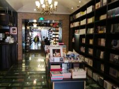 -钟书阁(松江泰晤士小镇店)