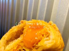 咸蛋黄流心可颂-肯德基(蓝桥店)