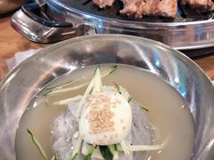 -江南猪肉商会无限续吃(弘大店)
