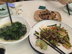 -五谷芳乳鸽王(海景店)