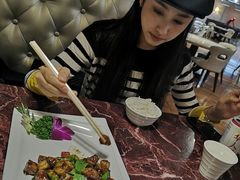 -红山红餐厅(宏源大厦店)