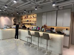 -变画·发型STUDIO