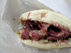 腊牛肉夹馍-杨天玉腊牛羊肉店
