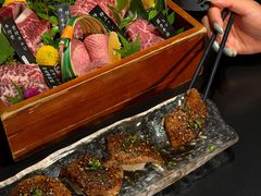 -山川小町·极番烧肉(新地假日广场店)
