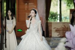 -台湾蔡美月婚纱租赁