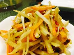 -老码头黑皮肘子锅包肉(赣水路店)