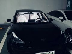 -TESLA 特斯拉(上海太古汇体验店)