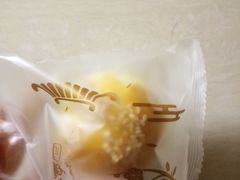 莲蓉蛋黄酥-闻酥园(大慈寺店)