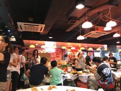 大堂-鲜入围煮花胶鸡海鲜火锅