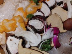 -老牌坊云南鱼豆花火锅(哈西万达店)