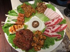 -三国惹火烤肉·中日韩烤肉集合店(百草路店)