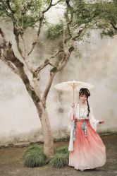 -一揽芳华汉服旗袍体验馆(拙政园店)