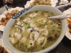 酸菜黑鱼-万人缘酒楼