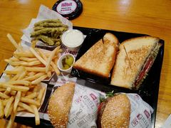 -The Habit Burger Grill 哈比特汉堡(复兴soho店)