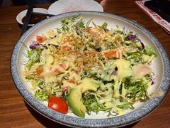 牛油果沙拉-白石の深夜食堂(芝罘万达店)