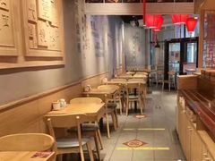 用餐区-头壹号 大油条·老长沙盖码饭(北辰店)