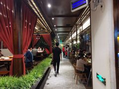-阿瓦山寨·湘菜现炒·剁椒鱼头王(咸阳总店)
