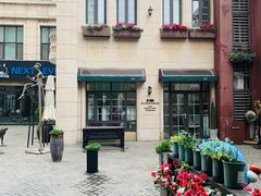 -鲁邦国际风情街(麦世达韩国精品百货店)
