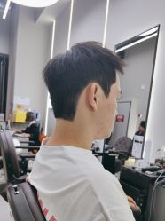-尤司男士国潮理发馆