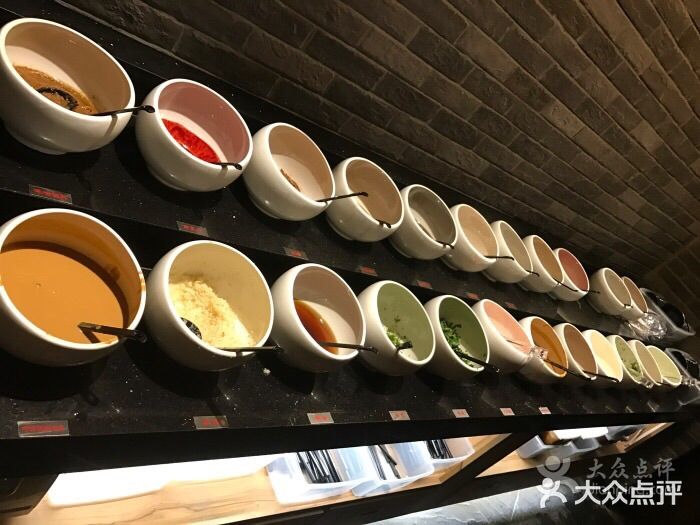 呷哺呷哺(文鼎广场店)自助调料区图片