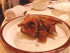 玻璃皮润烧乳鸽王-富力丽思卡尔顿酒店·丽轩中餐厅