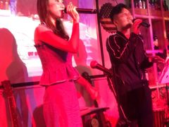 -樱花里音乐餐吧·牛扒椰子鸡(东圃店)