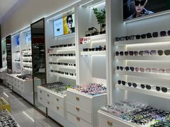 -J-Optical佳视明眼镜·蔡司视觉(青岛金茂览秀城店)