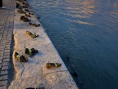 -多瑙河畔鞋履雕塑