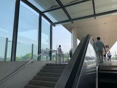 -松江南站-地铁站停车场