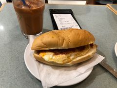 招牌咸牛肉芝士猪仔包-华嫂冰室(尖沙咀店)