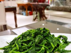 清炒豌豆尖-渝信川菜(西单店)