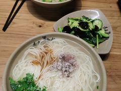 -亮亮面馆(经六路店)