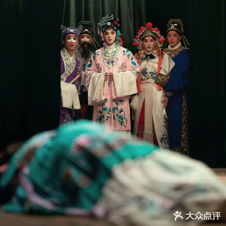 超美鬓边不是海棠红